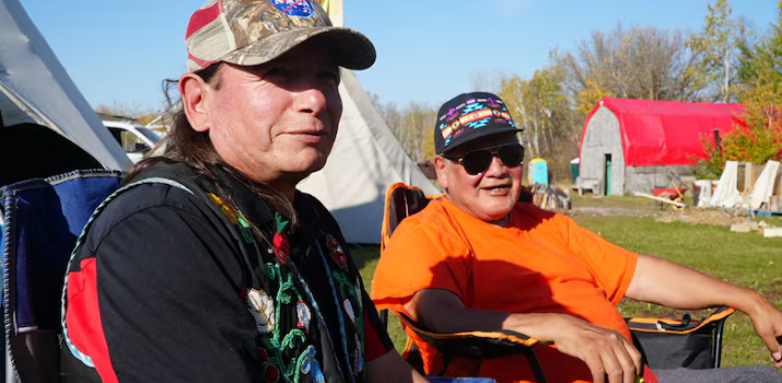 Indigenous knowledge keepers teach others to look to the stars