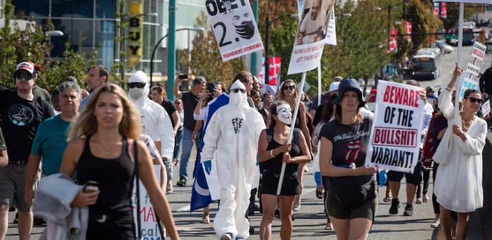 Police treatment of Indigenous protesters differs starkly from white protesters, experts say | CBC News