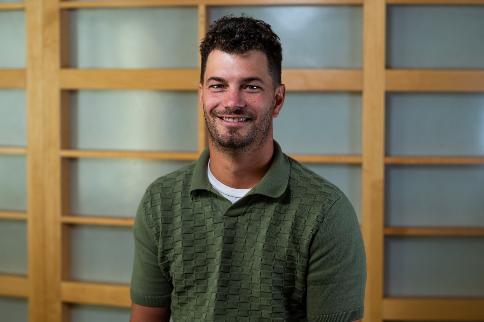 Directeur adjoint: Stefan Herrington