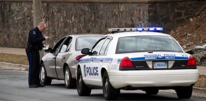 The Siri shortcut "I'm getting pulled over" automatically opens your camera and records cops | MIC