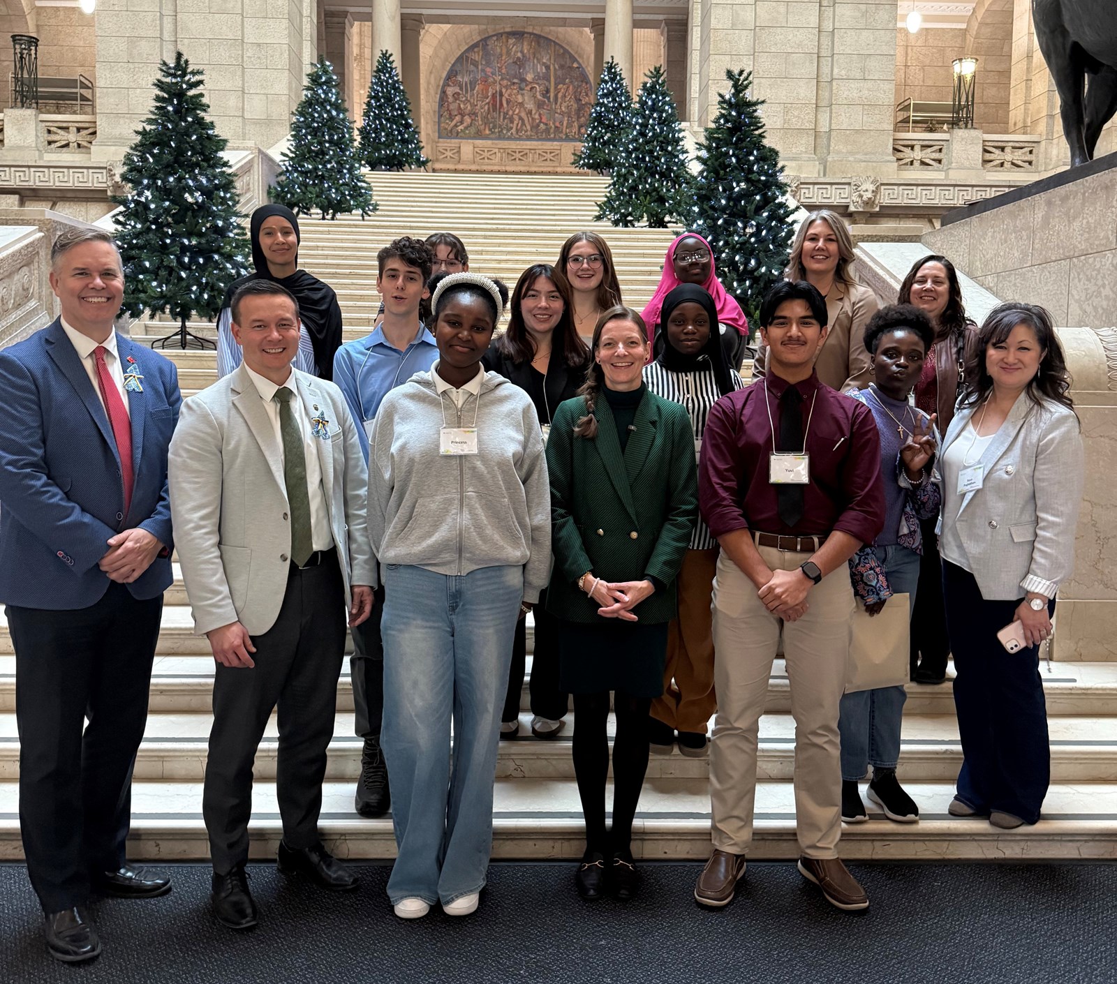 LRSD's SAB members and staff with MLAs at the Manitoba Legislative Building