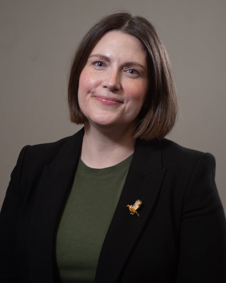 Directrice adjointe: Véronique Reynolds